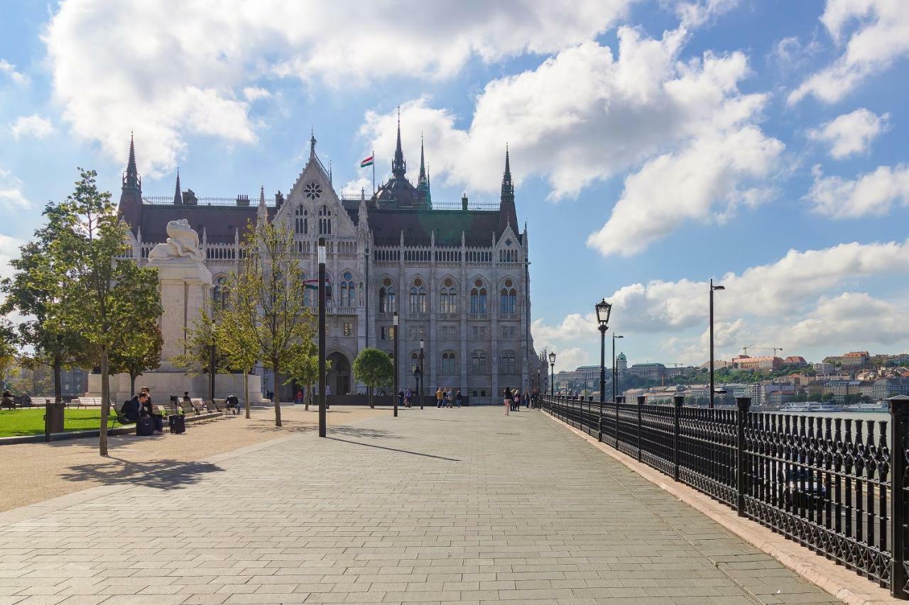 Riverbank Apartment At Parliament Boedapest Buitenkant foto